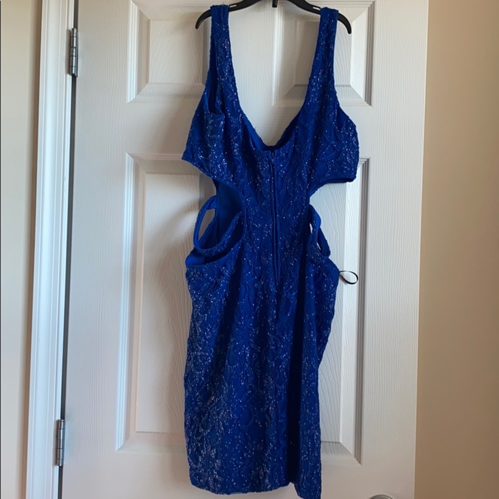Dress - Picture 2 of 3